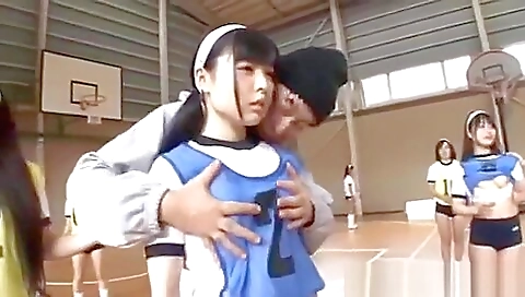 Mature woman fucking her pussy