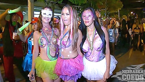 Horny guy makes a cum after shower