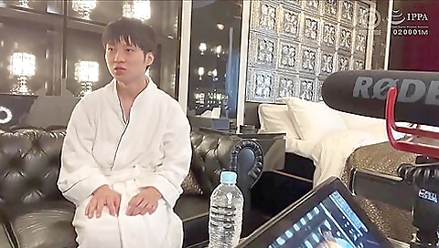 Hotest asian model expensiveiggamy using a dildo